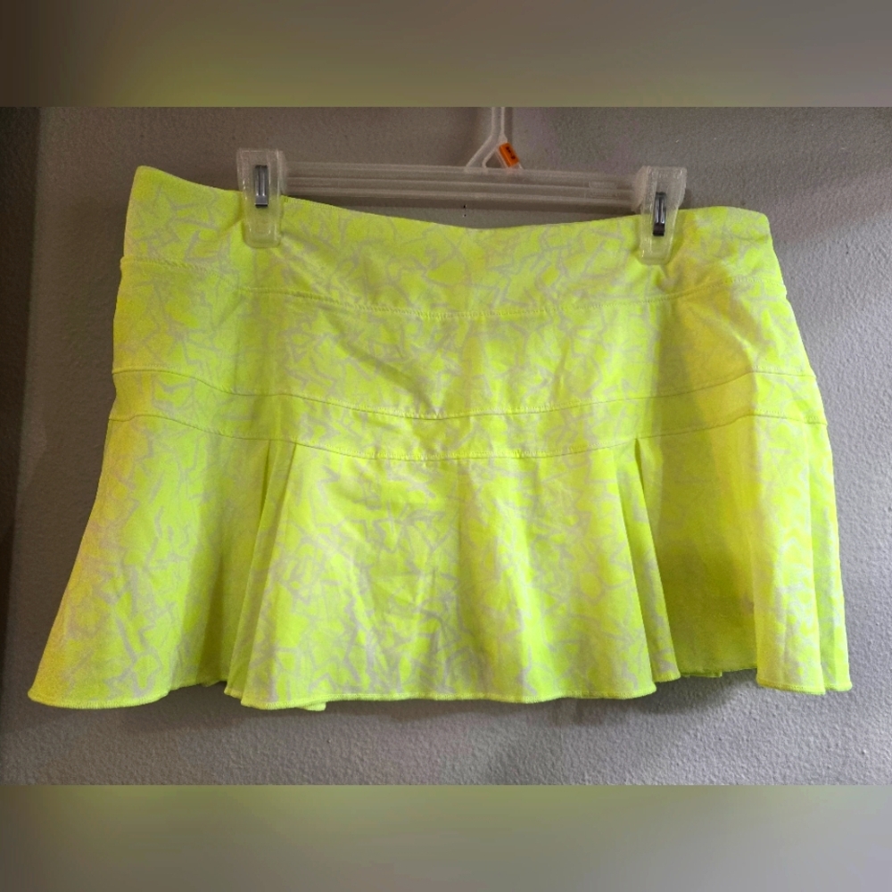 Nike NWOT Victory Volt Tennis Skirt
